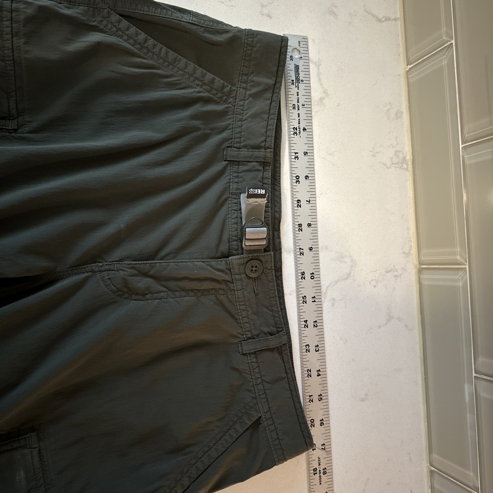 REI Womens Convertible Cargo Pants Olive Green Ankle Zip Mid Rise Pockets Sz 12 - Picture 9 of 15